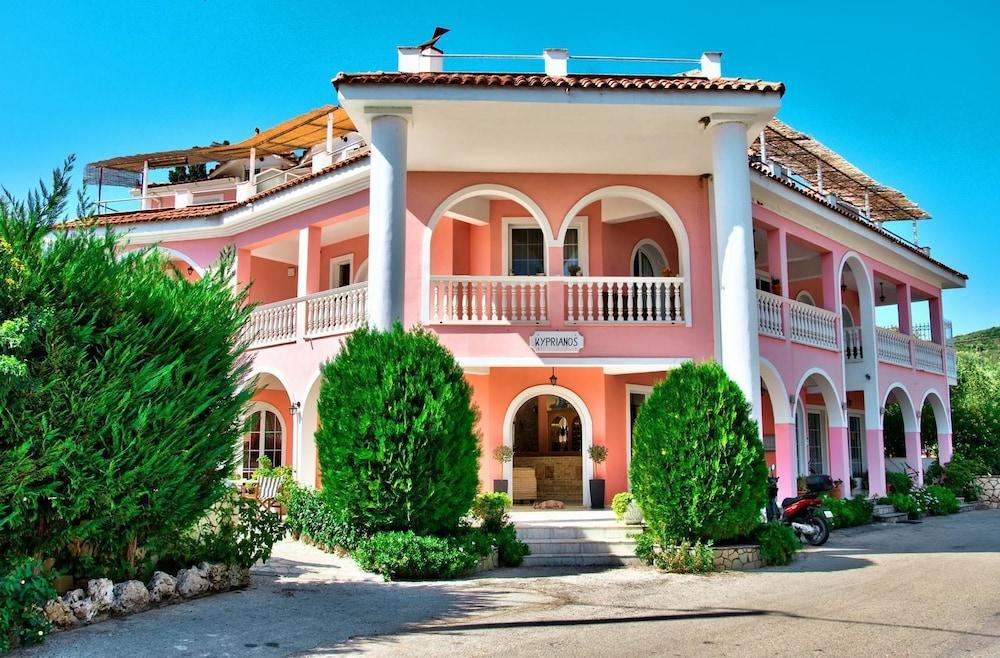 Kyprianos Hotel de apartamente Keri